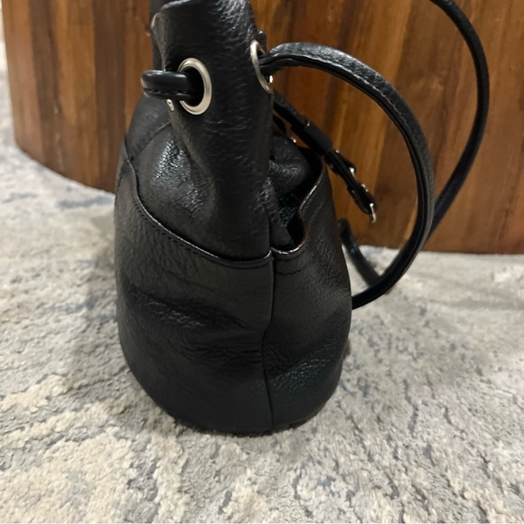 Tignanello Black Pebble Leather Shoulder Satchel Bag Purse Women’s Magnetic - Picture 5 of 11